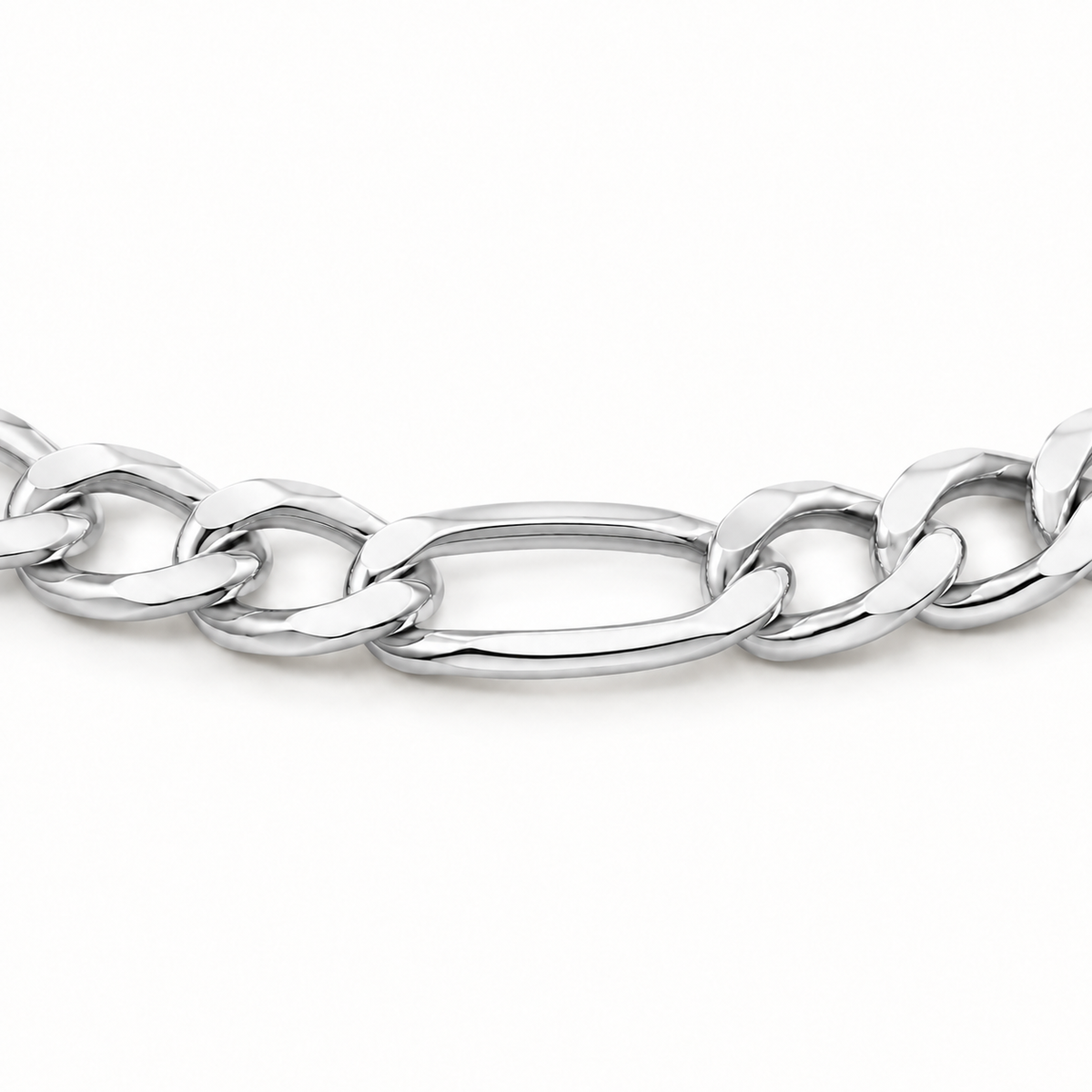 14K White Gold Semi-Solid Figaro Chain, close-up of the link detail
