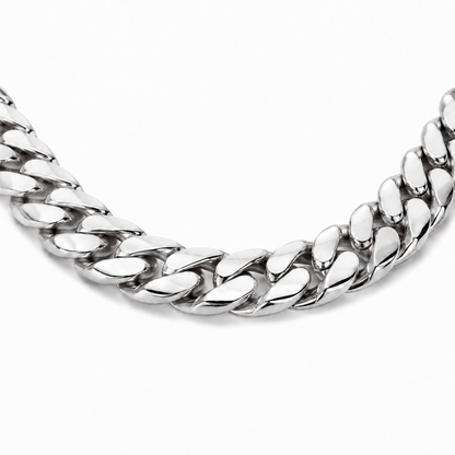 14K White Gold Solid Miami Cuban Link Chain, close-up of the link detail