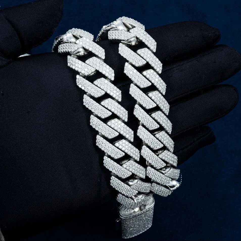 Cuban Link Necklace - Moissanite