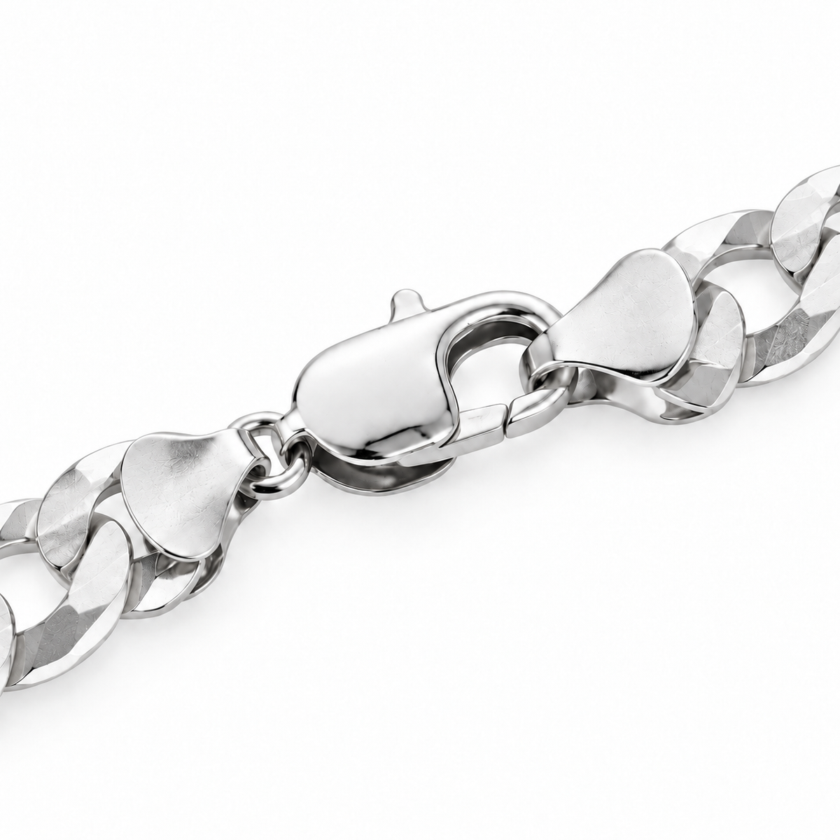 18K White Gold Cuban Curb Link Bracelet, close-up of the links