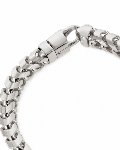 18K White Gold Franco Bracelet, close-up of the links